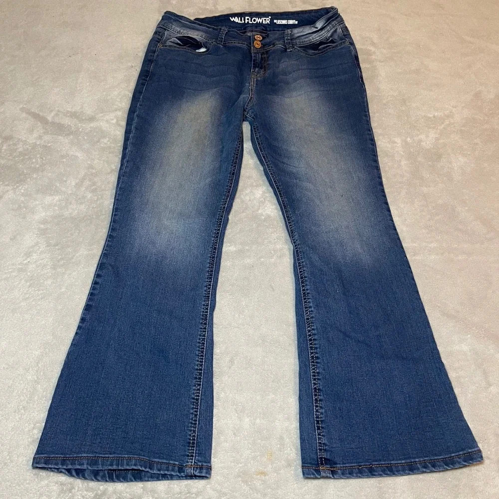 WallFlower Jeans Womens 17 Short Blue Luscious Curvy Fit Bootcut Flare Stretch